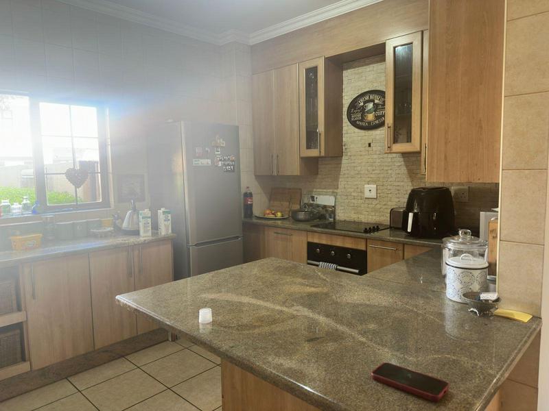 3 Bedroom Property for Sale in Raslouw Manor Gauteng