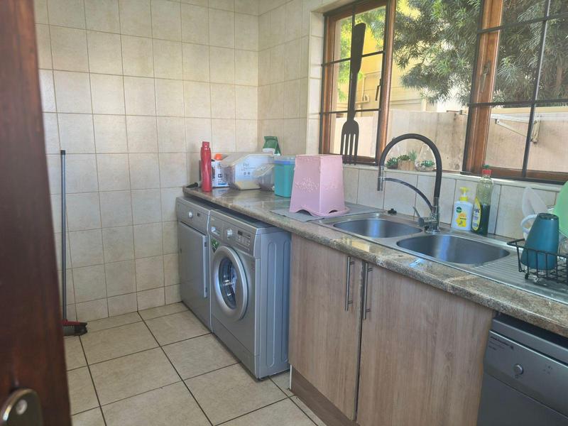 3 Bedroom Property for Sale in Raslouw Manor Gauteng