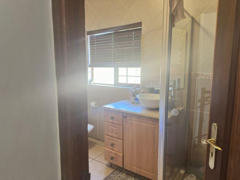 3 Bedroom Property for Sale in Raslouw Manor Gauteng
