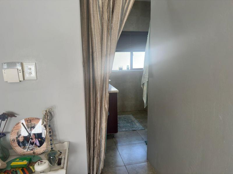3 Bedroom Property for Sale in Raslouw Manor Gauteng