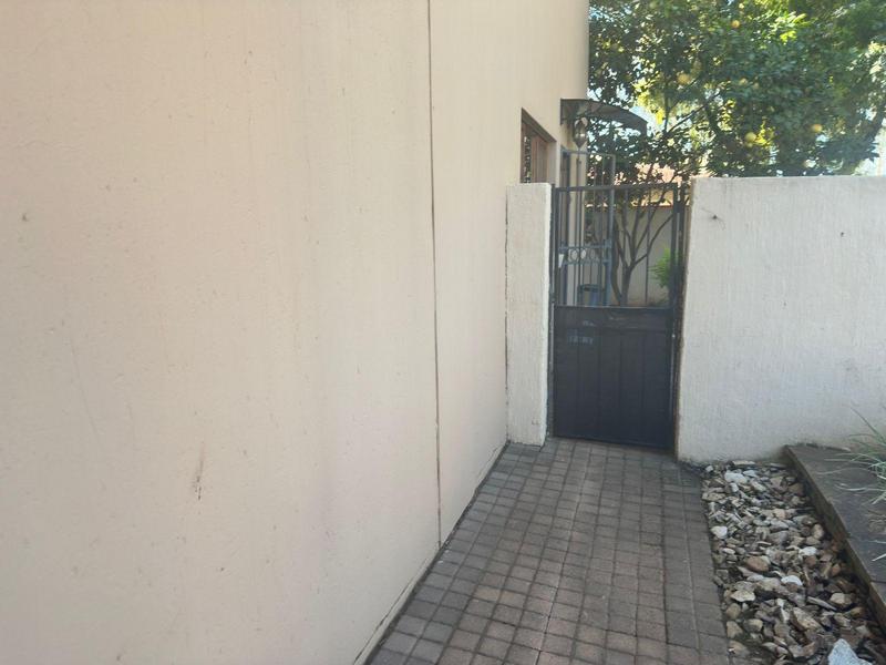 3 Bedroom Property for Sale in Raslouw Manor Gauteng