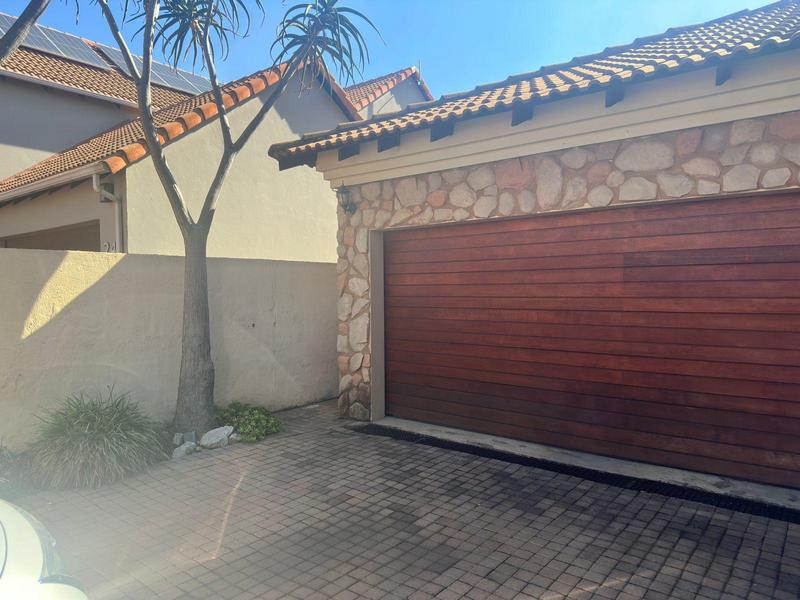 3 Bedroom Property for Sale in Raslouw Manor Gauteng
