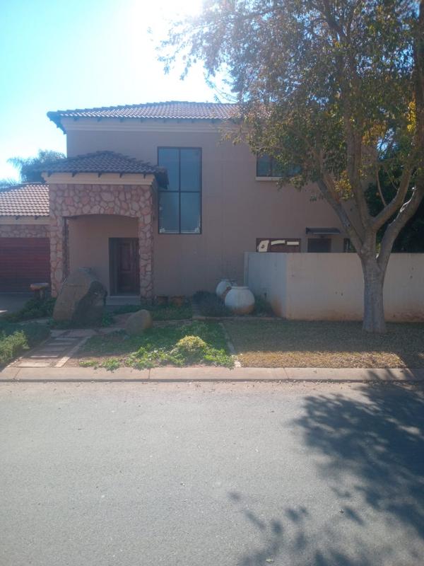3 Bedroom Property for Sale in Raslouw Manor Gauteng