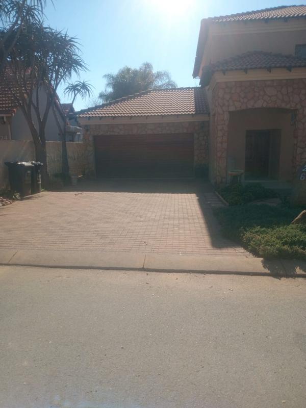 3 Bedroom Property for Sale in Raslouw Manor Gauteng