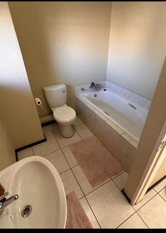 To Let 2 Bedroom Property for Rent in Roodepoort Gauteng