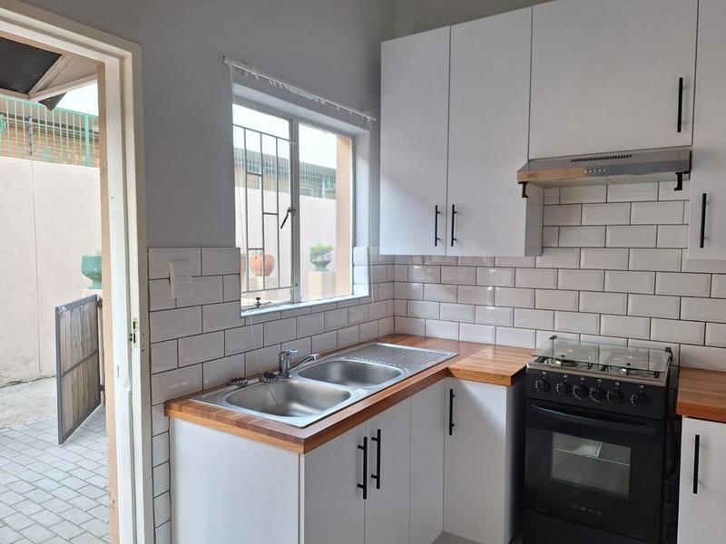 To Let 1 Bedroom Property for Rent in Selection Park Gauteng