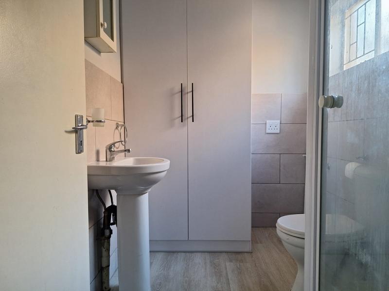 To Let 1 Bedroom Property for Rent in Selection Park Gauteng
