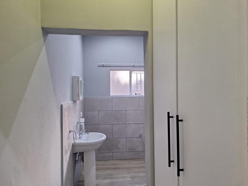To Let 1 Bedroom Property for Rent in Selection Park Gauteng