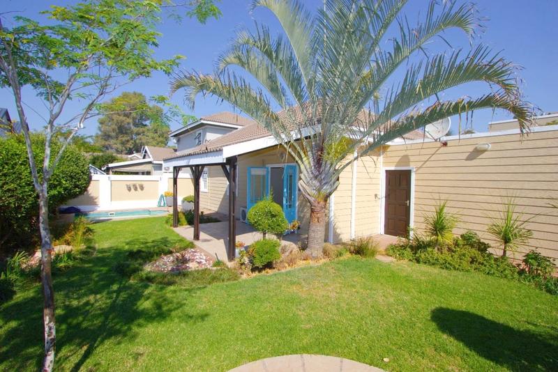 To Let 3 Bedroom Property for Rent in Broadacres Gauteng
