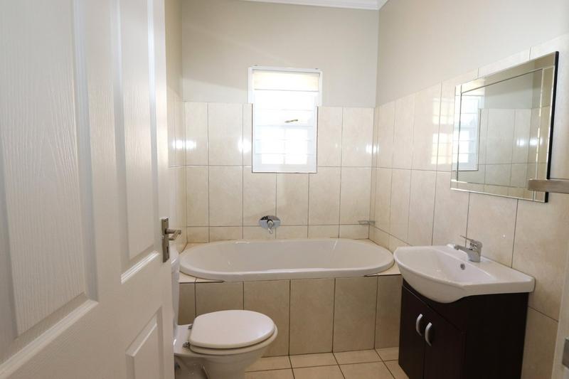 To Let 3 Bedroom Property for Rent in Broadacres Gauteng