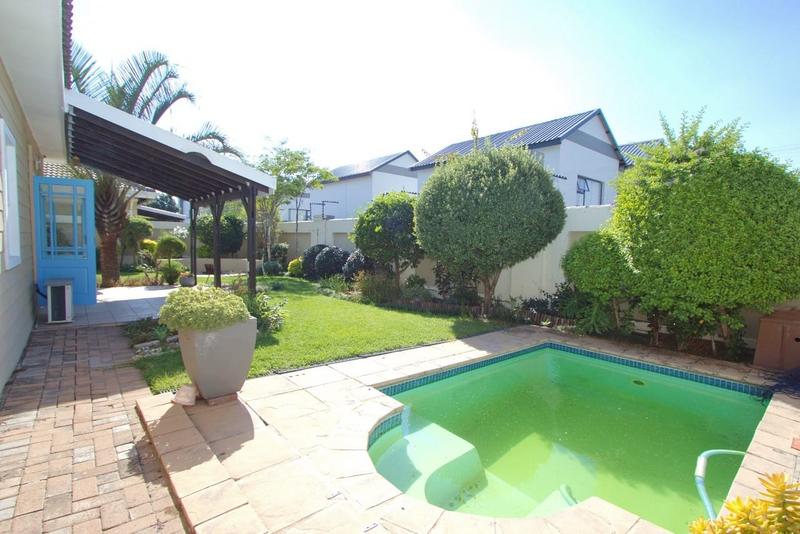 To Let 3 Bedroom Property for Rent in Broadacres Gauteng