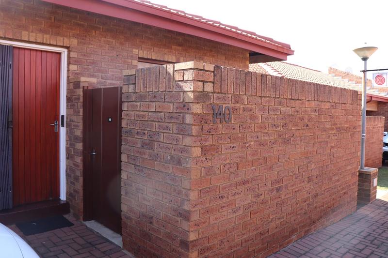 1 Bedroom Property for Sale in Wilro Park Gauteng