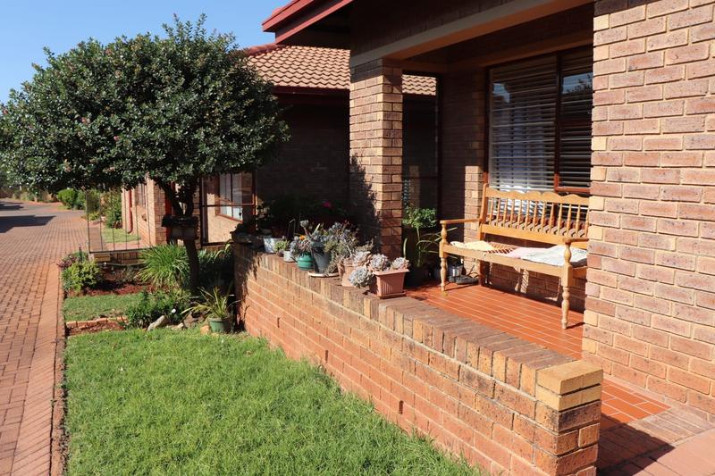 1 Bedroom Property for Sale in Wilro Park Gauteng