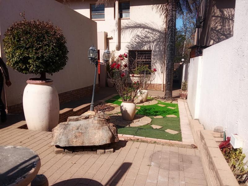 To Let 3 Bedroom Property for Rent in Halfway Gardens Gauteng