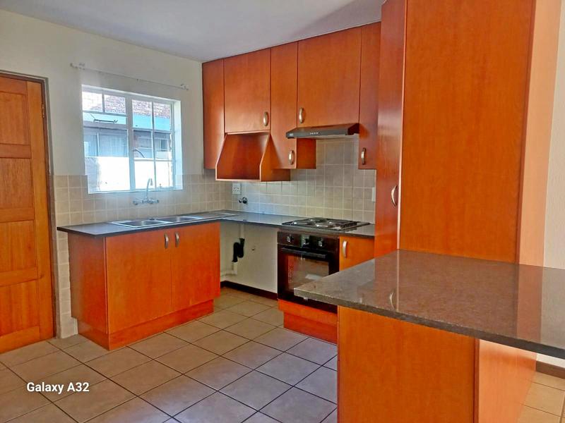 2 Bedroom Property for Sale in Birchleigh Gauteng