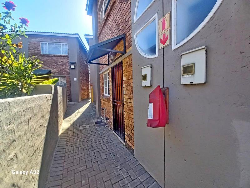 2 Bedroom Property for Sale in Birchleigh Gauteng