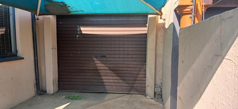 3 Bedroom Property for Sale in Clayville Gauteng