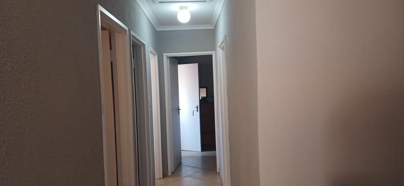 3 Bedroom Property for Sale in Clayville Gauteng