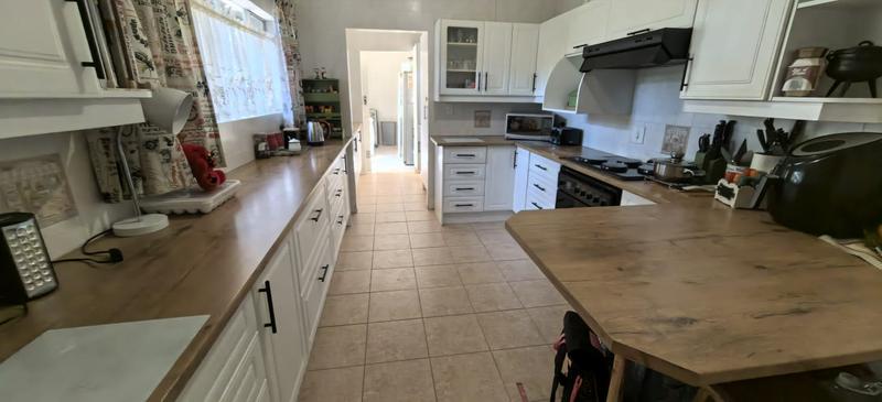 4 Bedroom Property for Sale in Florida Park Gauteng