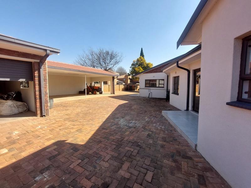 7 Bedroom Property for Sale in Dalpark Ext 1 Gauteng