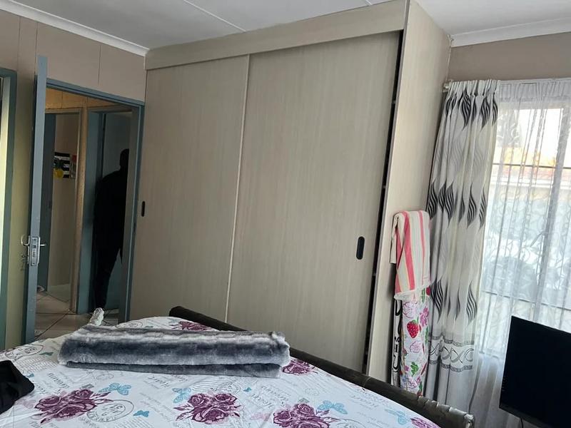 To Let 3 Bedroom Property for Rent in Ormonde Gauteng