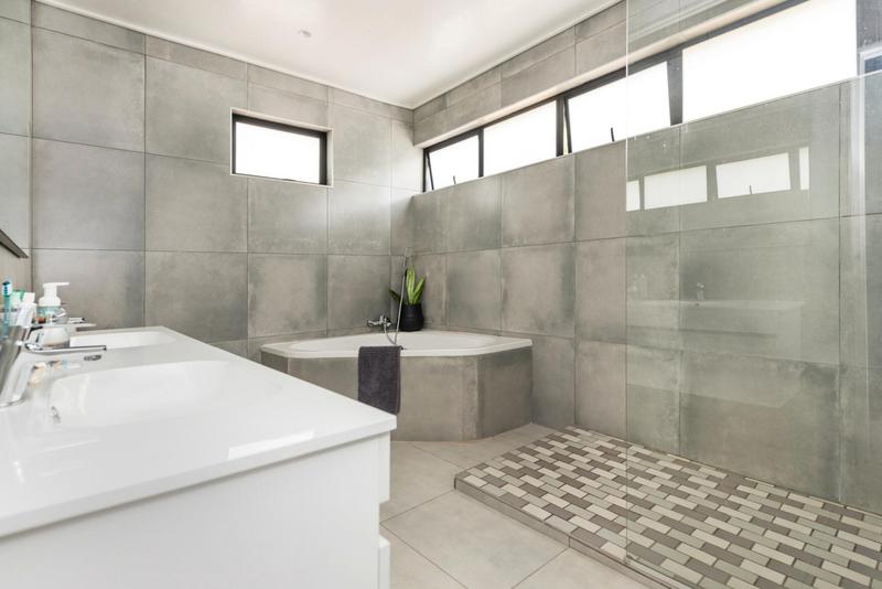 3 Bedroom Property for Sale in Bedfordview Gauteng