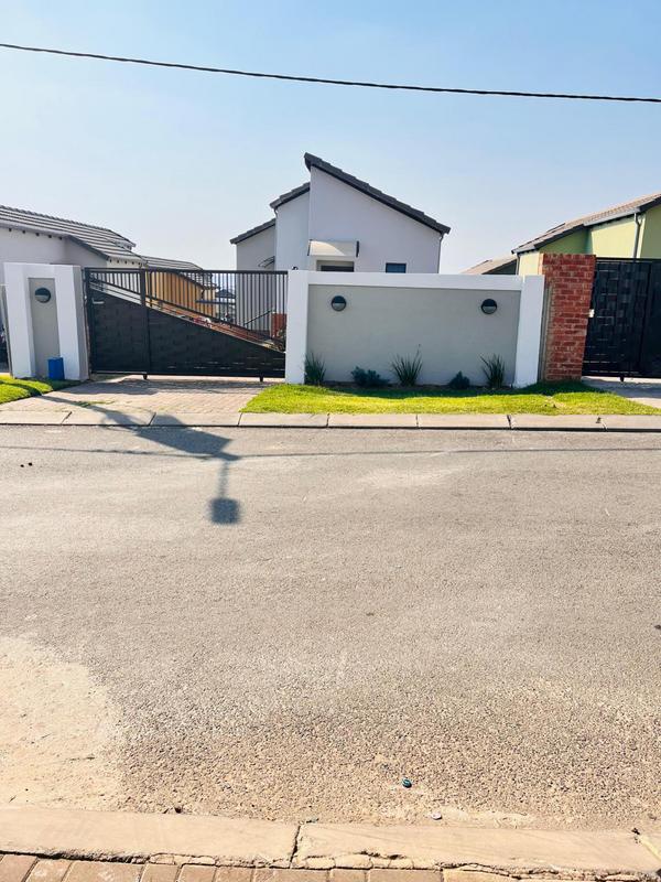 2 Bedroom Property for Sale in South Hills Gauteng