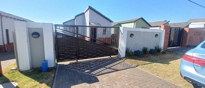 2 Bedroom Property for Sale in South Hills Gauteng