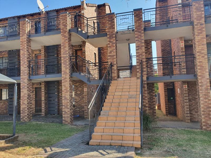 1 Bedroom Property for Sale in Noordwyk Gauteng