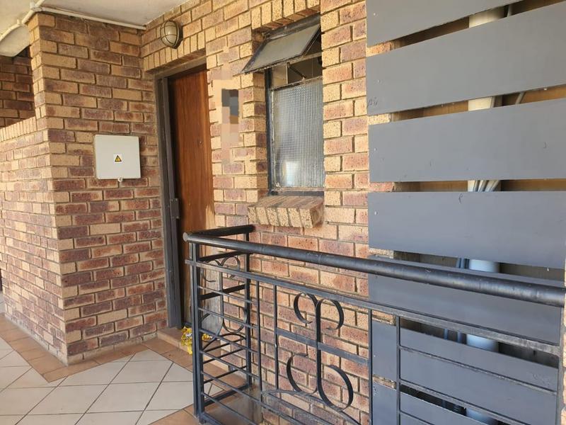 1 Bedroom Property for Sale in Noordwyk Gauteng
