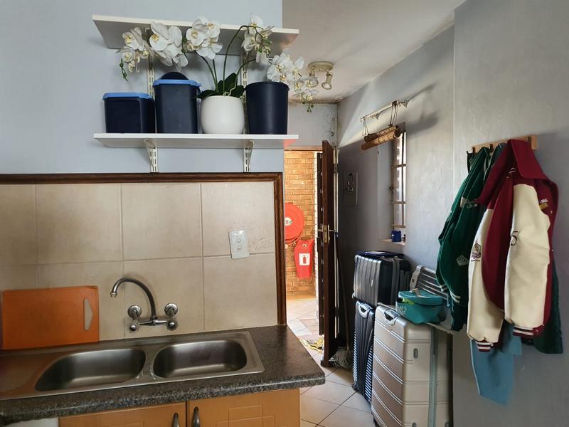 1 Bedroom Property for Sale in Noordwyk Gauteng