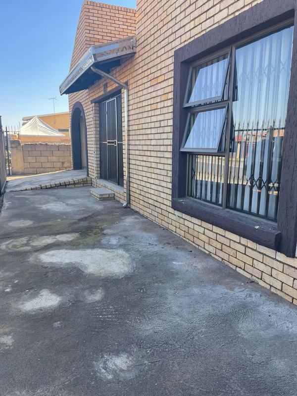 2 Bedroom Property for Sale in Kwa Thema Gauteng