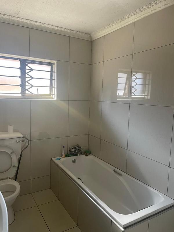 2 Bedroom Property for Sale in Kwa Thema Gauteng