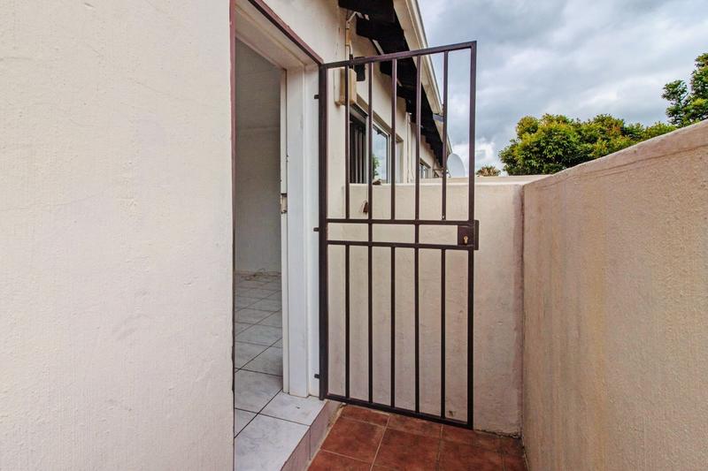 2 Bedroom Property for Sale in Vorna Valley Gauteng