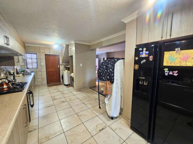 To Let 3 Bedroom Property for Rent in Blue Gill Estate Gauteng