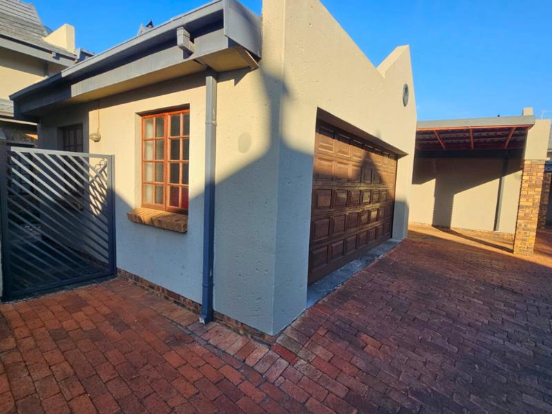 To Let 3 Bedroom Property for Rent in Blue Gill Estate Gauteng