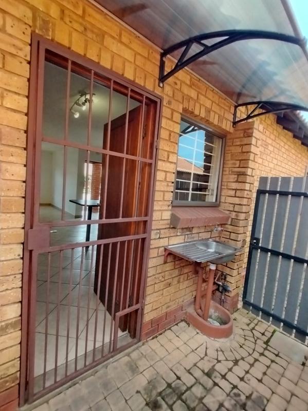 To Let 3 Bedroom Property for Rent in Montana Tuine Gauteng