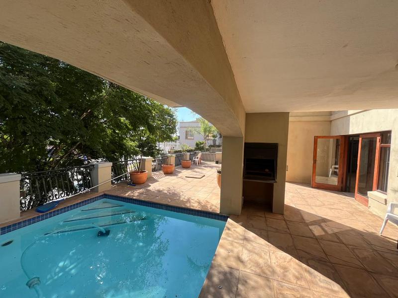 To Let 4 Bedroom Property for Rent in Waterkloof A H Gauteng