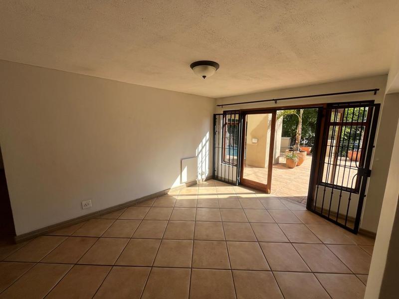 To Let 4 Bedroom Property for Rent in Waterkloof A H Gauteng