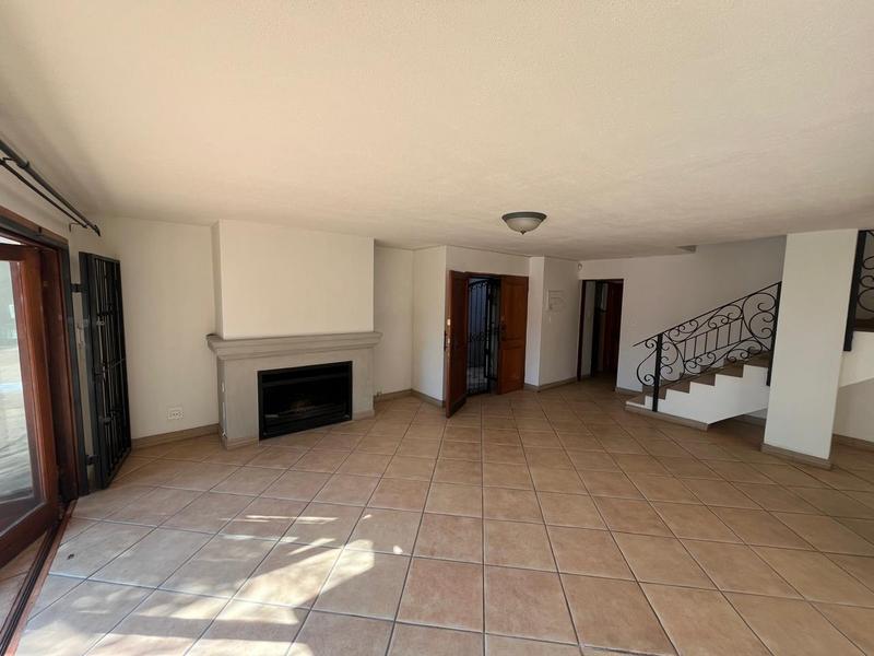 To Let 4 Bedroom Property for Rent in Waterkloof A H Gauteng
