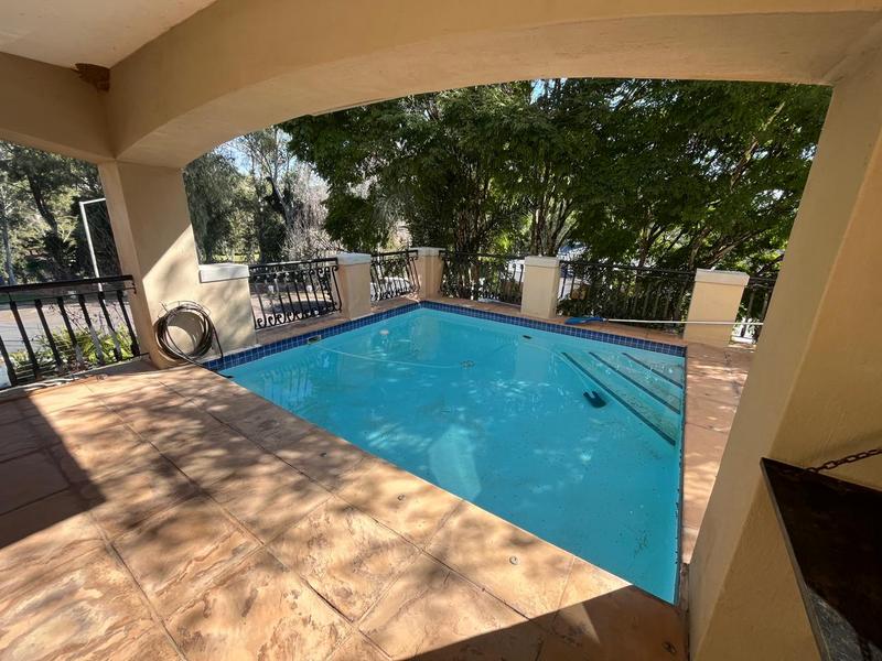 To Let 4 Bedroom Property for Rent in Waterkloof A H Gauteng