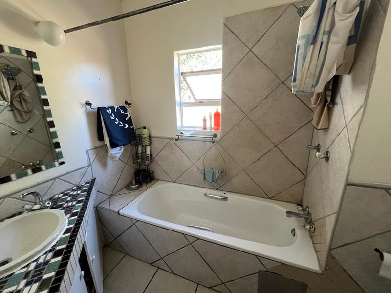 To Let 3 Bedroom Property for Rent in Waterkloof Heights Gauteng