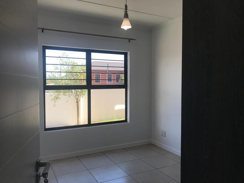 To Let 3 Bedroom Property for Rent in Olivedale Gauteng