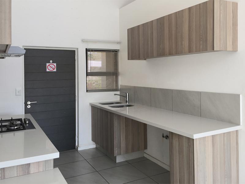 To Let 1 Bedroom Property for Rent in Lonehill Gauteng
