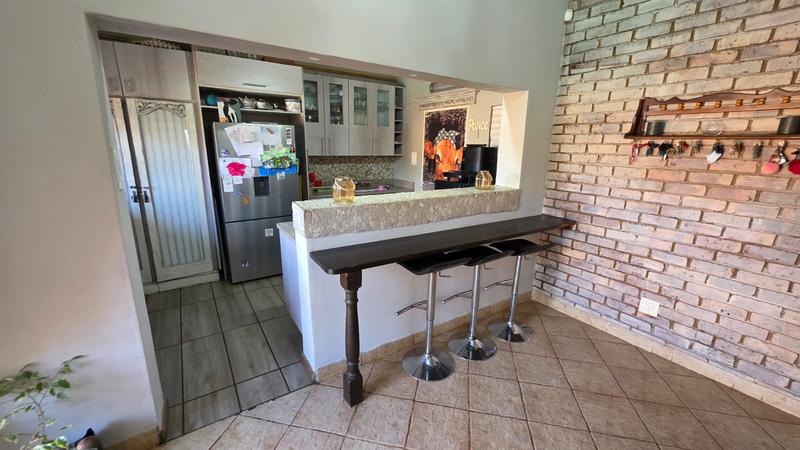 7 Bedroom Property for Sale in Doornpoort Gauteng
