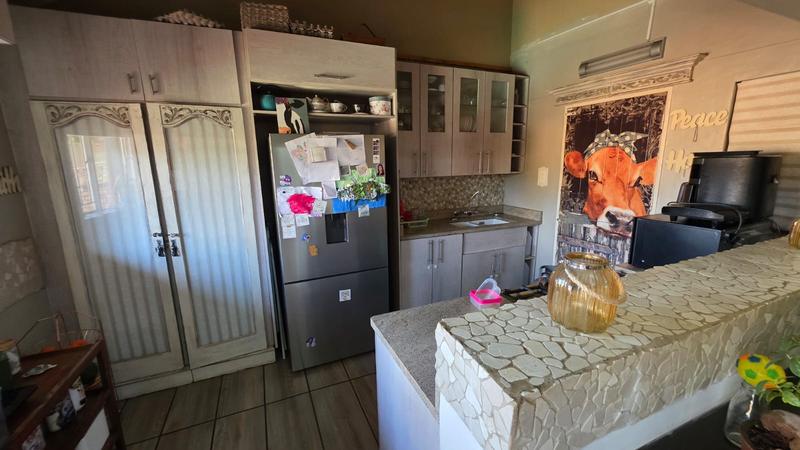 7 Bedroom Property for Sale in Doornpoort Gauteng