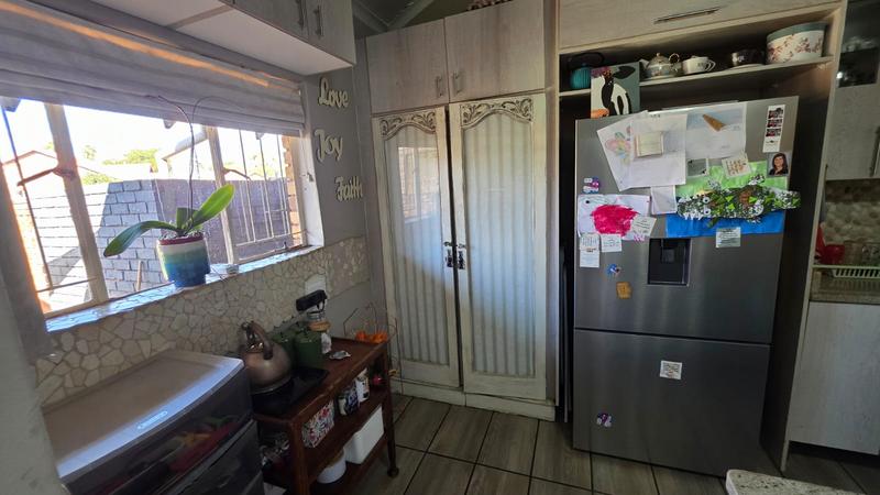 7 Bedroom Property for Sale in Doornpoort Gauteng