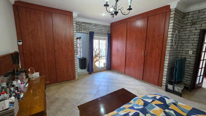 7 Bedroom Property for Sale in Doornpoort Gauteng
