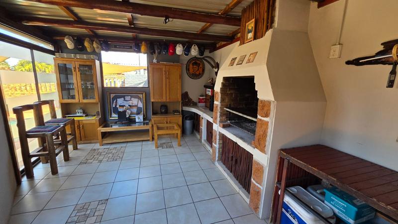 7 Bedroom Property for Sale in Doornpoort Gauteng