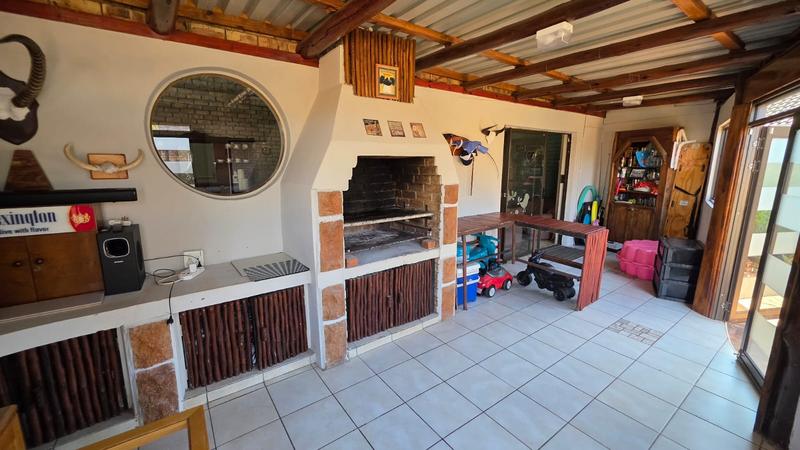 7 Bedroom Property for Sale in Doornpoort Gauteng